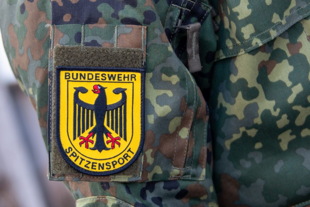 Nahaufnahme vom Patch Bundeswehr Spitzensport eines Soldaten