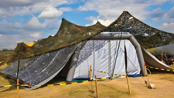 biologische Luftgestütztes Laborzelt eines RDOIT des IMB im Einsatz.
