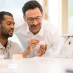 Teamwork für den Ivoclar Smile Award 2025 – Zahntechniker:innen und Zahnärzt:innen arbeiten gemeinsam daran, Menschen ein gesundes und strahlendes Lächeln zu zaubern.