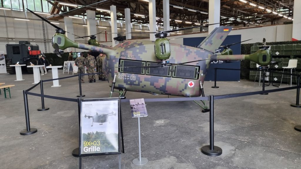 Combat Medical Care-Conference – die Main Track Vorträge: Die Grille der Fa. AVILUS - ein unbemanntes Verwundeten Transportmittel der Zukunft während der ILÜ 2025 14.18.12