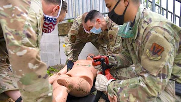 Die Florida Air National Guard, 125. Medical Group Detachment 1, übt im Camp Blanding, Florida, die Triage. Foto: US-Air Force / Senior Airman Cole Benjamin)