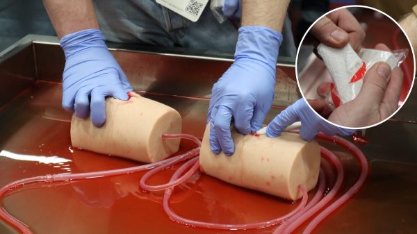 Auf der Enforce Tac 2026 konnten Fachbesucher am Stand von Meier Medizintechnik selbst Hand anlegen.