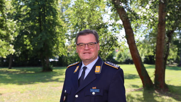Oberstarzt Professor Dr. Ralf Vollmuth, Vorsitzender des Beratungsgremiums Wehrmedizinische Ethik des Befehlshabers des Zentralen Sanitätsdienstes der Bundeswehr