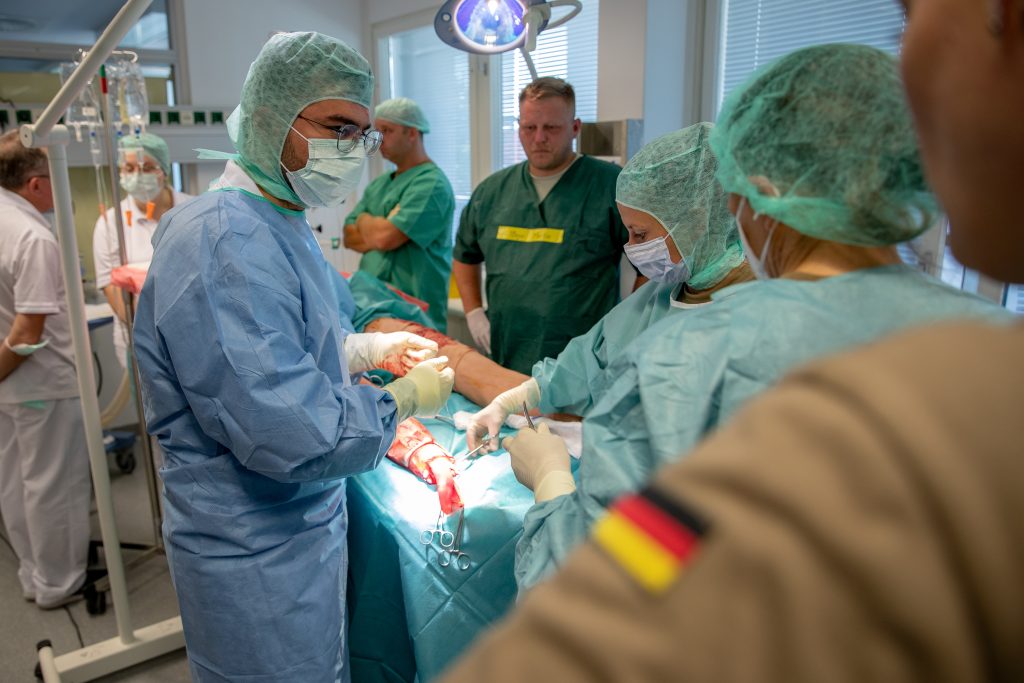 Klinische Versorgung: „Versorgung im OP“ - Gemeinsame Übung zwischen Klinischem Bereich und Kohäsionsregiment.