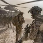 In Masar-i Scharif: Soldaten steigen in einen Transporthubschrauber CH-53. 160.000-mal waren Bundeswehrangehörige in Afghanistan im Einsatz. Bundeswehr/Lisa Walter