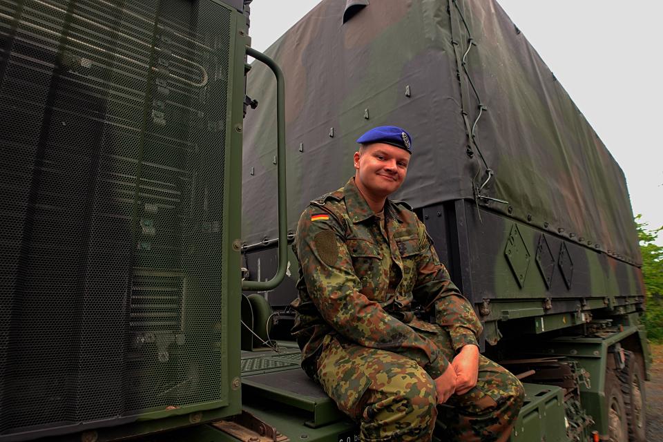 Oberfähnrich Dominik K. hat während seiner Zeit vor dem Studium im...