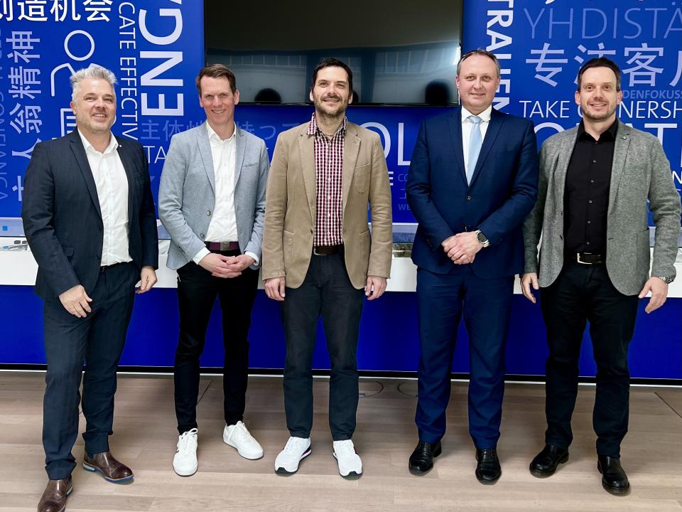 Zu Besuch bei der Straumann Group Deutschalnd in Freiburg (v.l.nr. Armin...