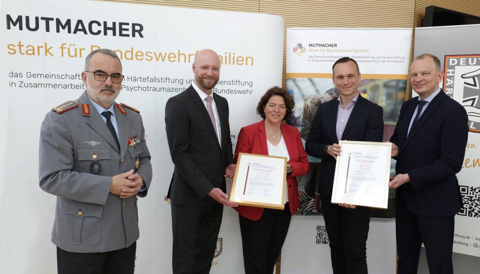 Generaloberstabsarzt Dr. Ulrich Baumgärtner, Philip Kraft (Geschäftsführer...