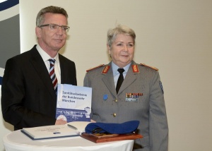 Abb 11. Besuch Bundesminister der Verteidigung anlässlich 50. Geburtstag der SanAkBw. Foto SanAkBw