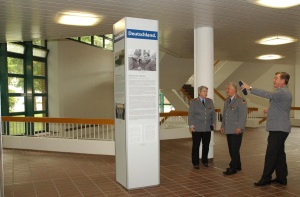 Abb. 1 Eröffnung des neuen Fojers der SanAkBw. Foto SanAkBw.