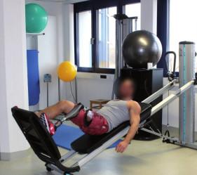 Krankengymnastik am Gerät: Muskelaufbautraining an der Beinpresse