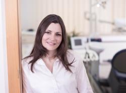 Dr. med. dent. Sabine Diedrich
Zahnärztin und Heilpraktikerin aus Würzburg